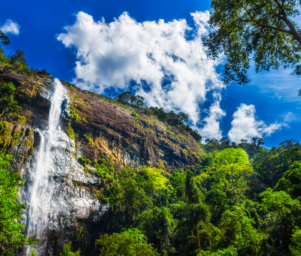 Diyaluma Falls
