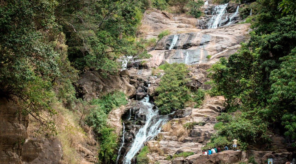 Bambaragama falls
